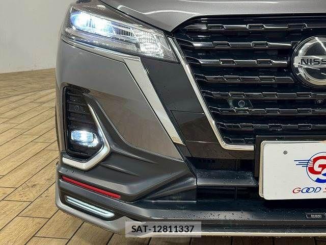 Nissan KICKS 2021-10 7501106-19