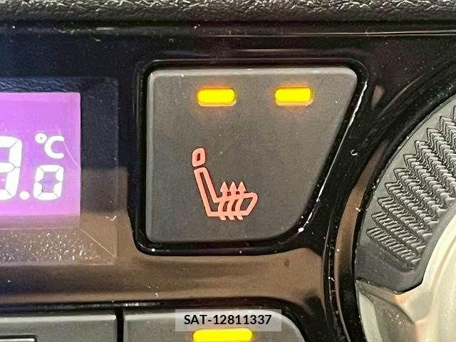 Nissan KICKS 2021-10 7501106-6
