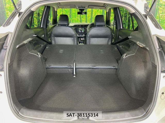 Nissan KICKS 2021-09 7562295-9