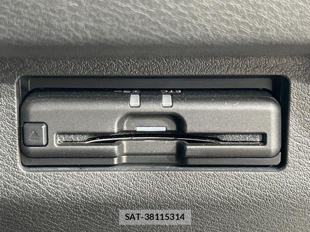 Nissan KICKS 2021-09 7562295-6