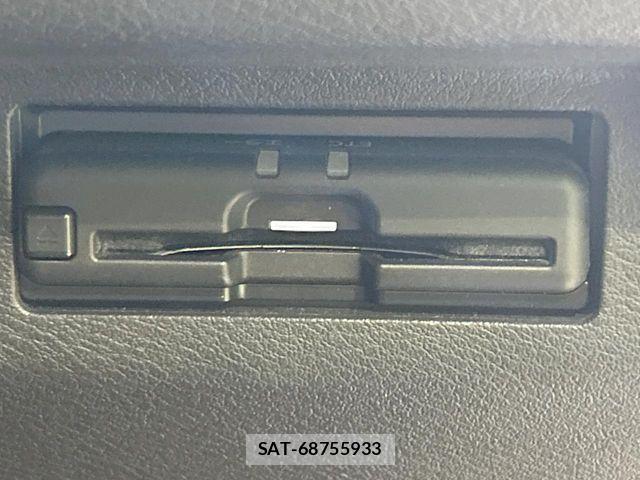Nissan KICKS 2021-12 7617397-6