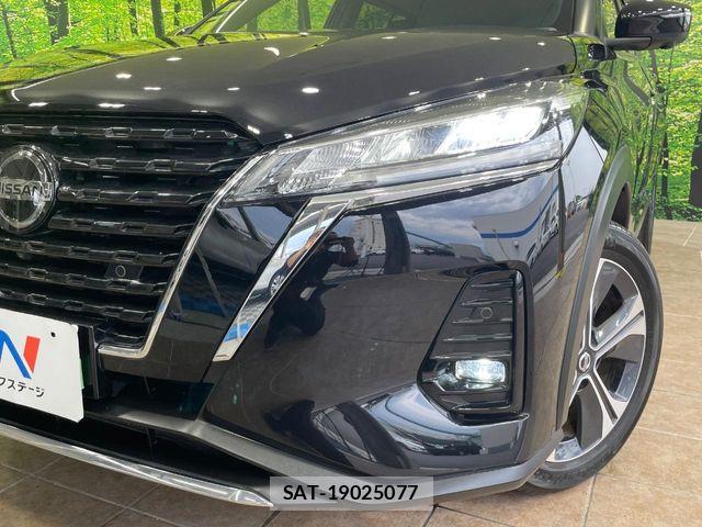 Nissan KICKS 2021-08 7617394-11