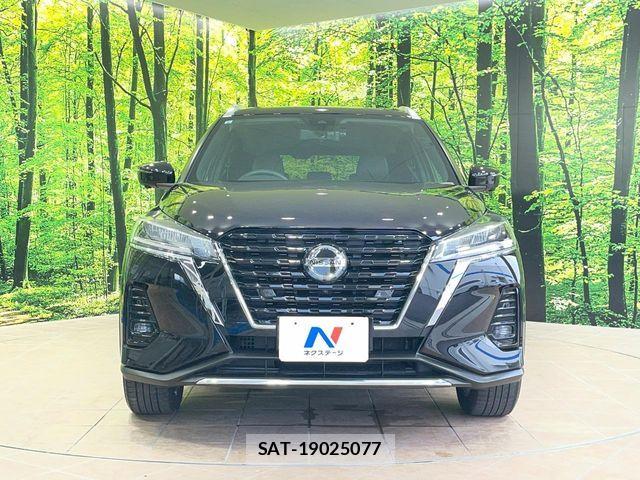 Nissan KICKS 2021-08 7617394-13