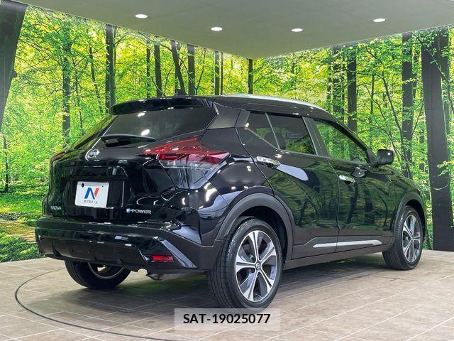 Nissan KICKS 2021-08 7617394-16