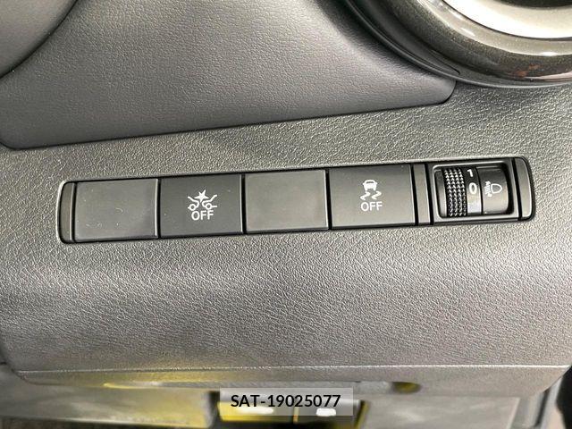 Nissan KICKS 2021-08 7617394-4