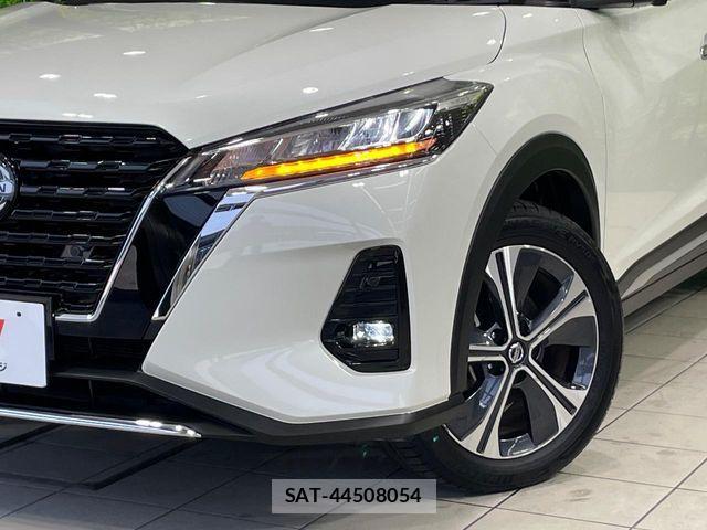 Nissan KICKS 2021-08 7617398-11