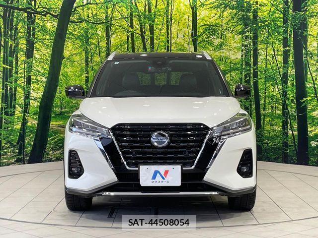 Nissan KICKS 2021-08 7617398-13