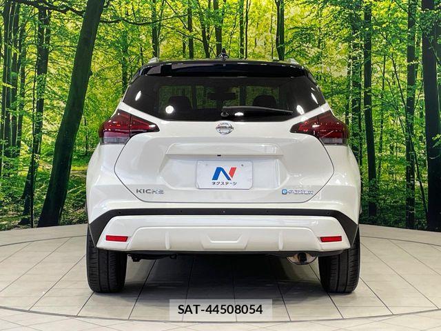 Nissan KICKS 2021-08 7617398-14