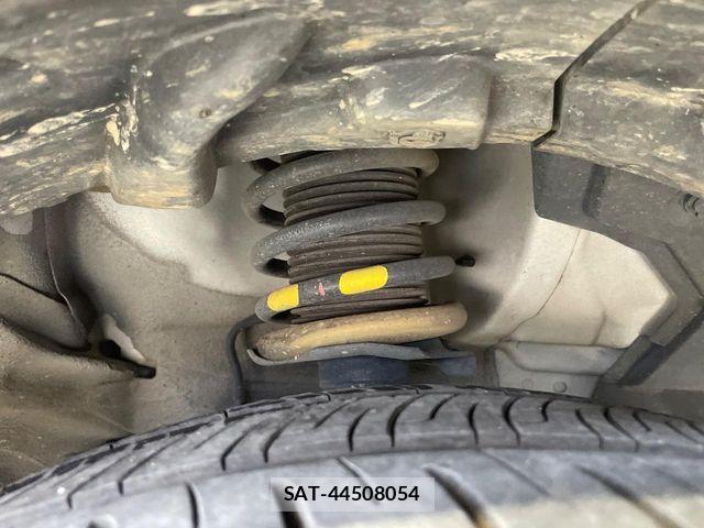 Nissan KICKS 2021-08 7617398-19