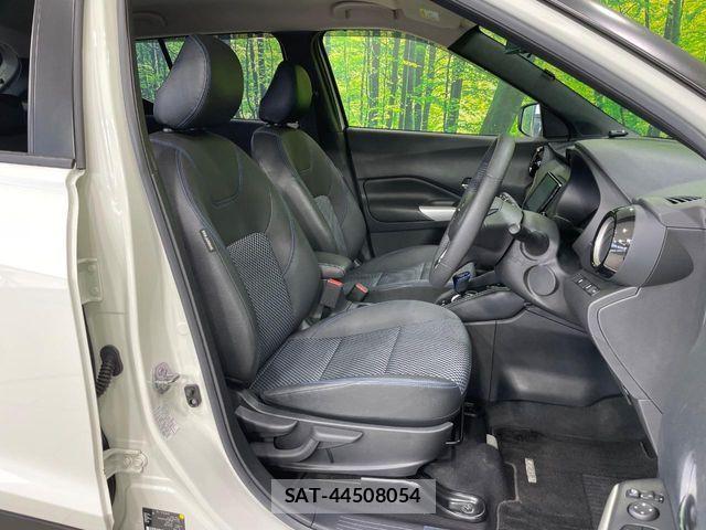 Nissan KICKS 2021-08 7617398-7