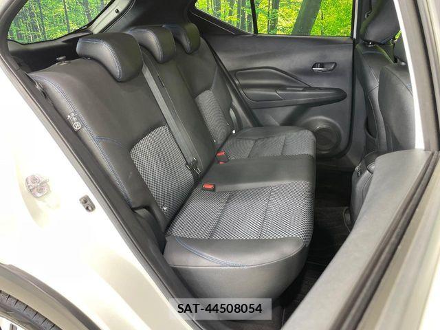 Nissan KICKS 2021-08 7617398-8