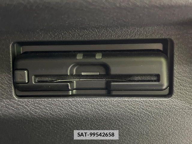 Nissan KICKS 2023-10 7724672-5