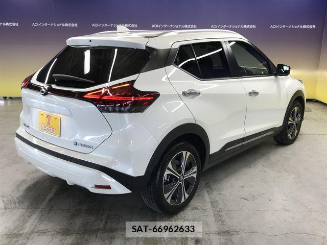 Nissan KICKS 2023-12 7724673-4