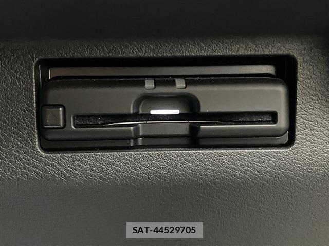 Nissan KICKS 2021-06 7877118-12