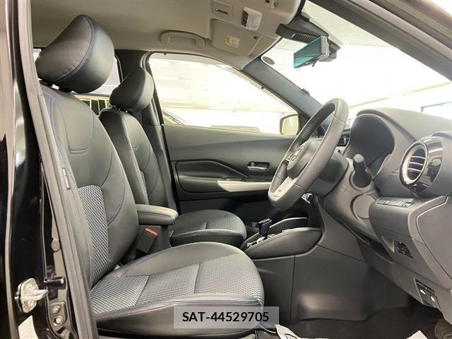 Nissan KICKS 2021-06 7877118-14
