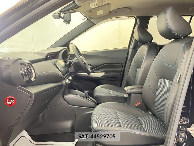 Nissan KICKS 2021-06 7877118-18