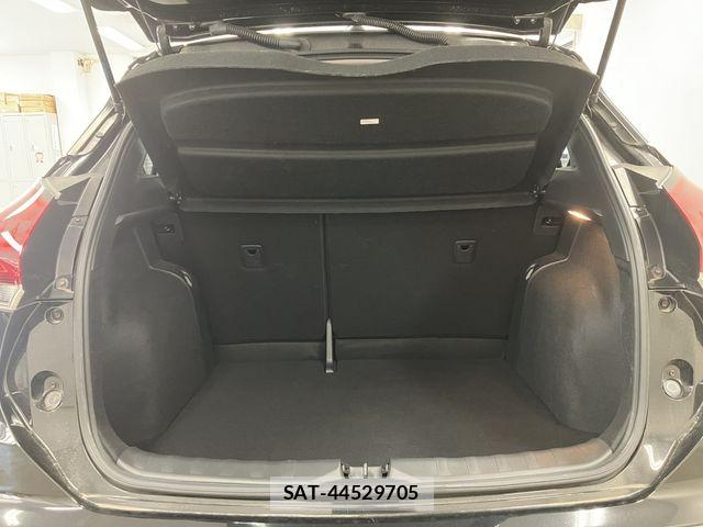 Nissan KICKS 2021-06 7877118-19