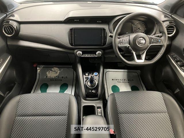 Nissan KICKS 2021-06 7877118-27