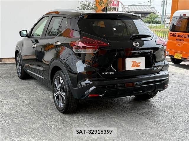 Nissan KICKS 2023-03 7877116-12