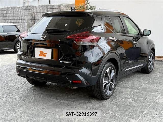 Nissan KICKS 2023-03 7877116-14