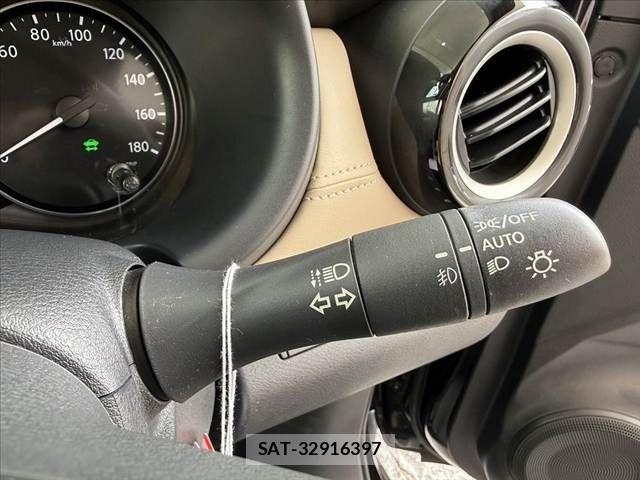 Nissan KICKS 2023-03 7877116-24
