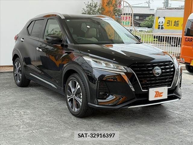 Nissan KICKS 2023-03 7877116-7