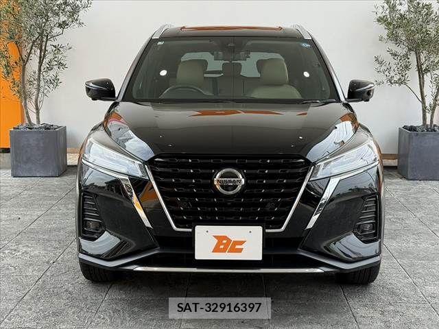 Nissan KICKS 2023-03 7877116-8