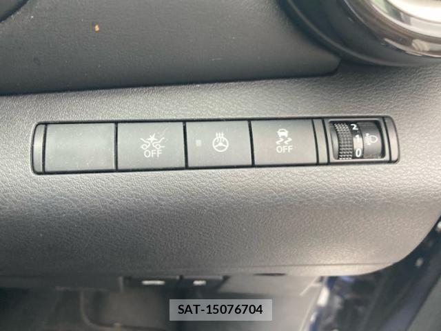 Nissan KICKS 2021-11 7902801-23
