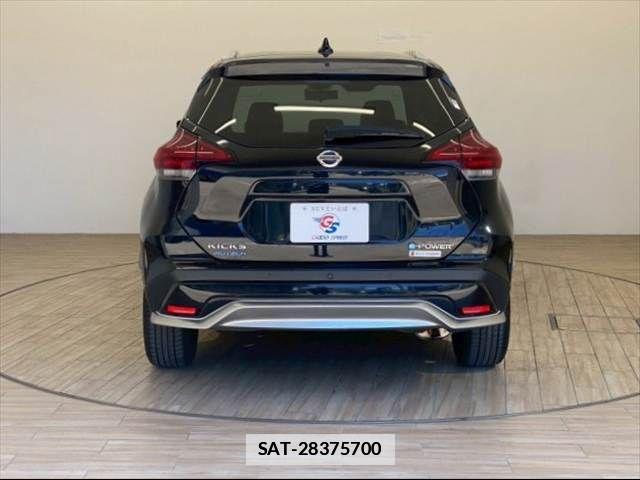 Nissan KICKS 2021-05 7962261-14