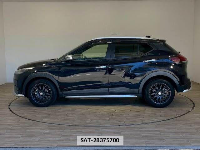 Nissan KICKS 2021-05 7962261-15