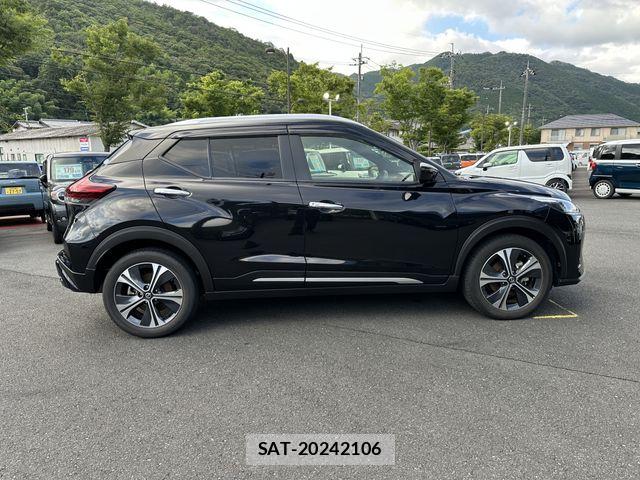 Nissan KICKS 2021-09 7979640-3