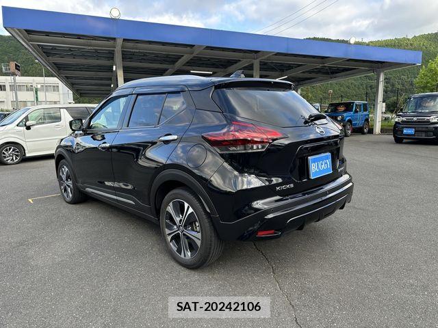 Nissan KICKS 2021-09 7979640-6