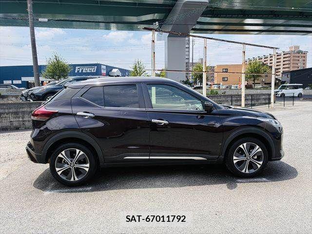 Nissan KICKS 2021-06 8036236-16