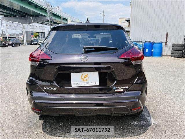 Nissan KICKS 2021-06 8036236-18