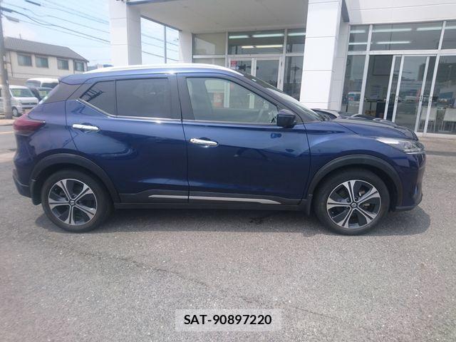 Nissan KICKS 2021-03 8036239-9