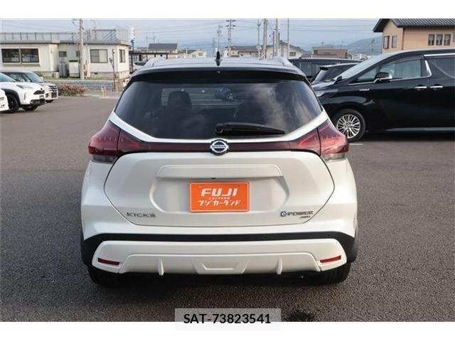 Nissan KICKS 2024-09 8074200-18