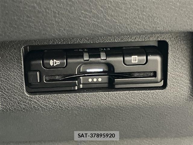 Nissan KICKS 2023-10 8099905-15