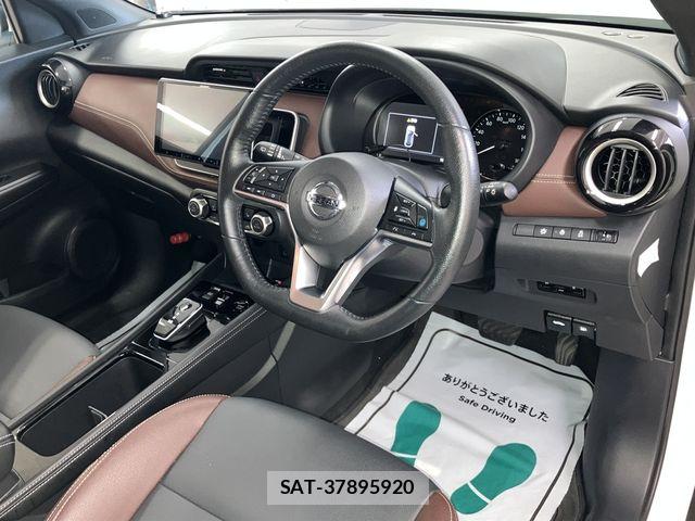 Nissan KICKS 2023-10 8099905-17