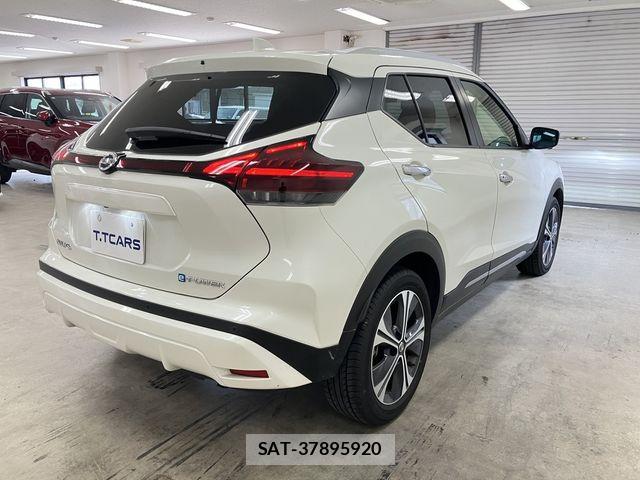 Nissan KICKS 2023-10 8099905-25