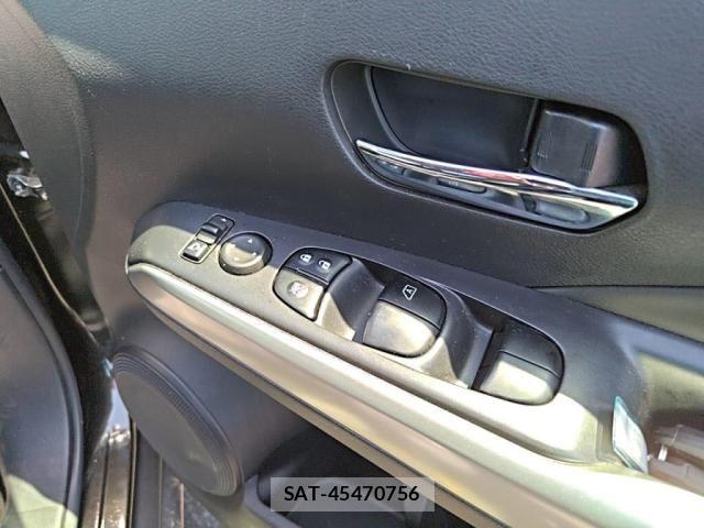 Nissan KICKS 2021-07 8099907-13