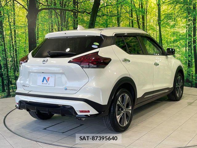 Nissan KICKS 2021-05 8130856-16