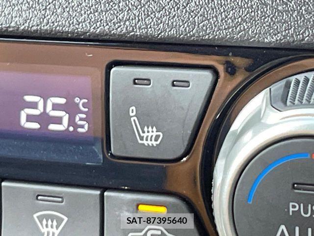 Nissan KICKS 2021-05 8130856-6