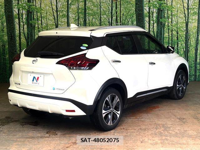 Nissan KICKS 2021-09 8130855-17