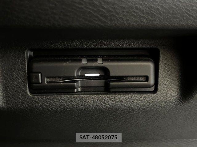Nissan KICKS 2021-09 8130855-7