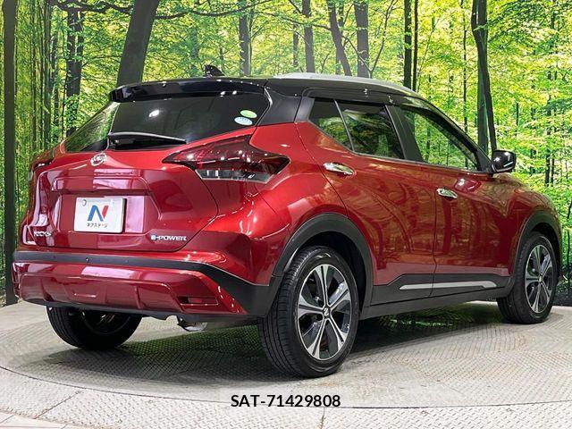 Nissan KICKS 2021-09 8130868-17
