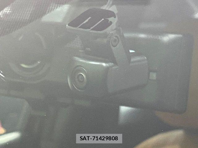 Nissan KICKS 2021-09 8130868-5