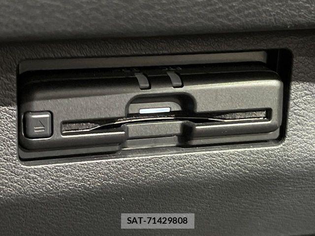 Nissan KICKS 2021-09 8130868-6