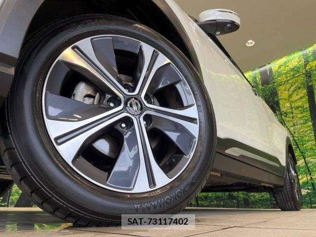 Nissan KICKS 2021-11 8130862-11