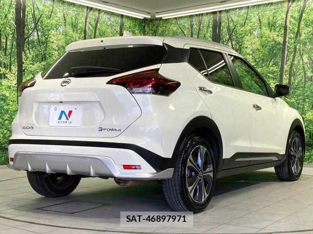 Nissan KICKS 2022-02 8208115-16
