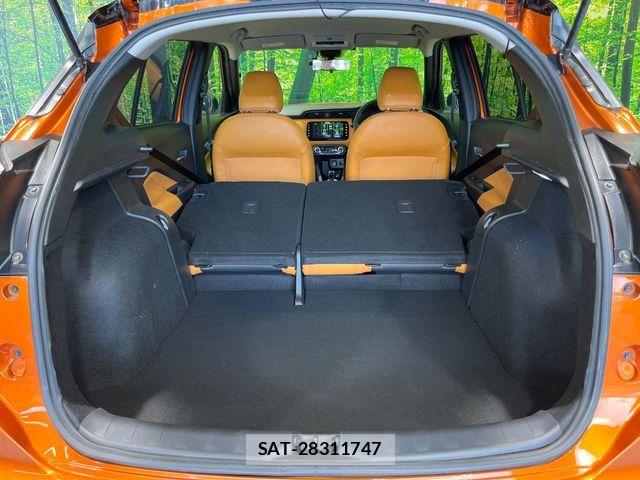 Nissan KICKS 2020-06 8208121-9